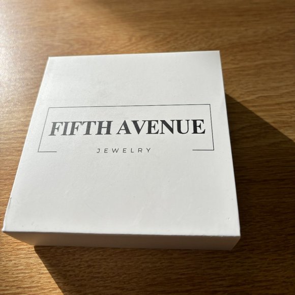 Dark Green Bead Silver Butterfly Pendant Charm Pray Vintage Necklace - Picture 16 of 16